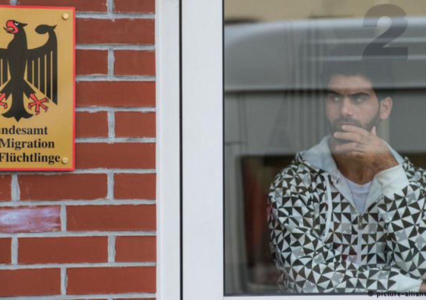 Как преводачът може да съсипе живота на бежанеца