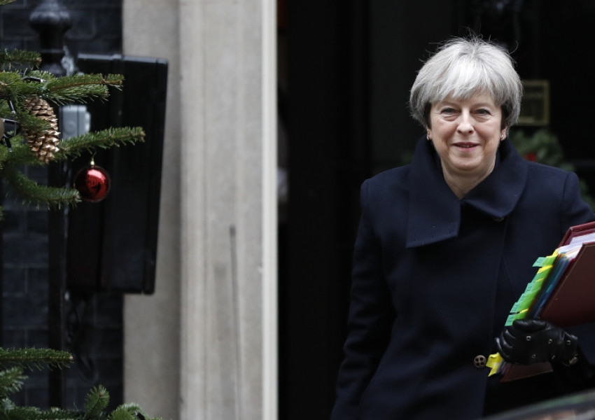 Правителството на Мей пада след 48 часа? 