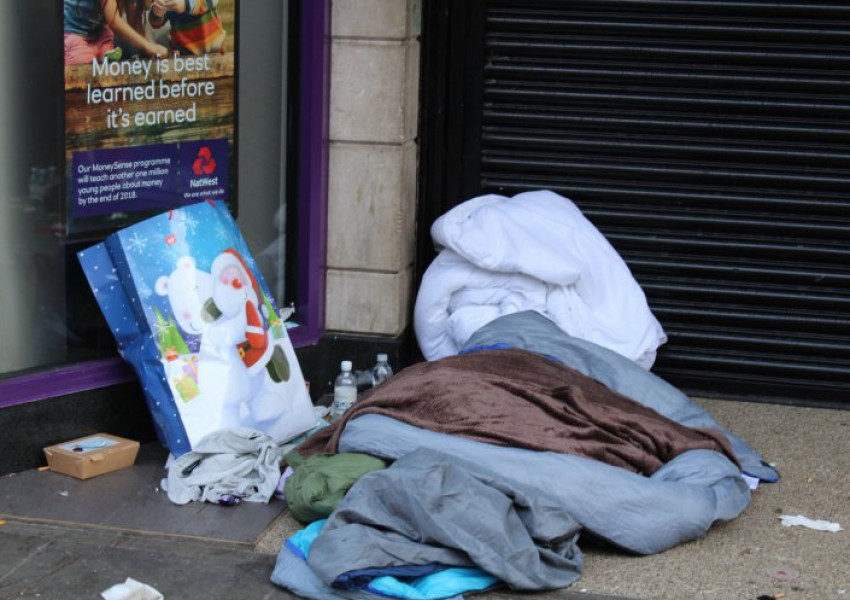 Майка от Уелс: Синът ми е бездомник, но не му давайте пари!