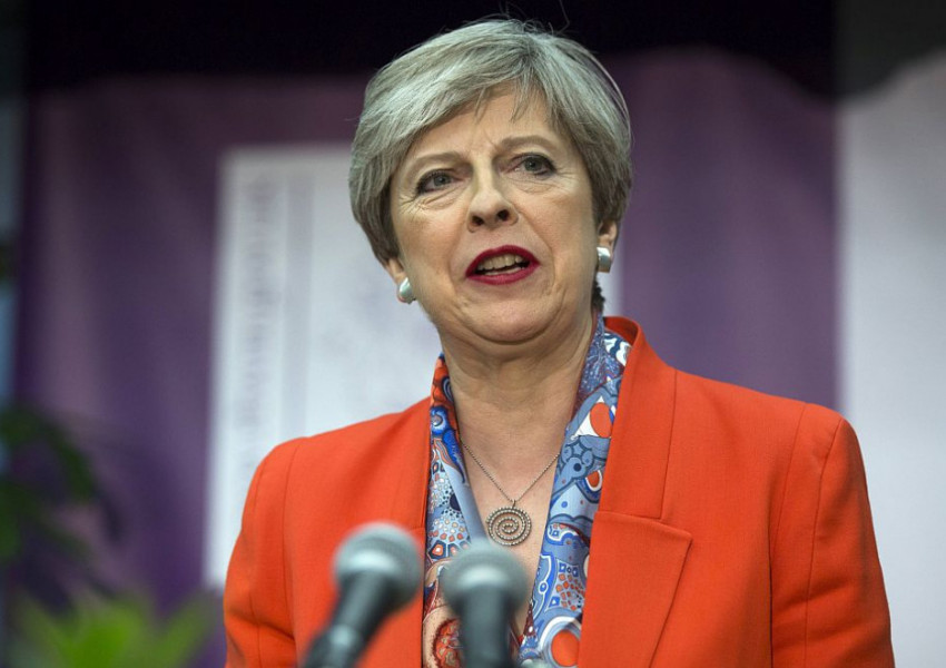 Сменят Тереза Мей още следващите месеци? 