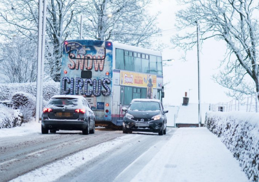 Сняг и студ удрят Великобритания, температурите падат застрашително