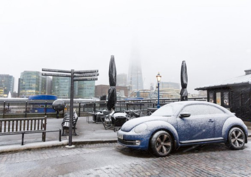 Нова порция студ и сняг връхлита Великобритания 