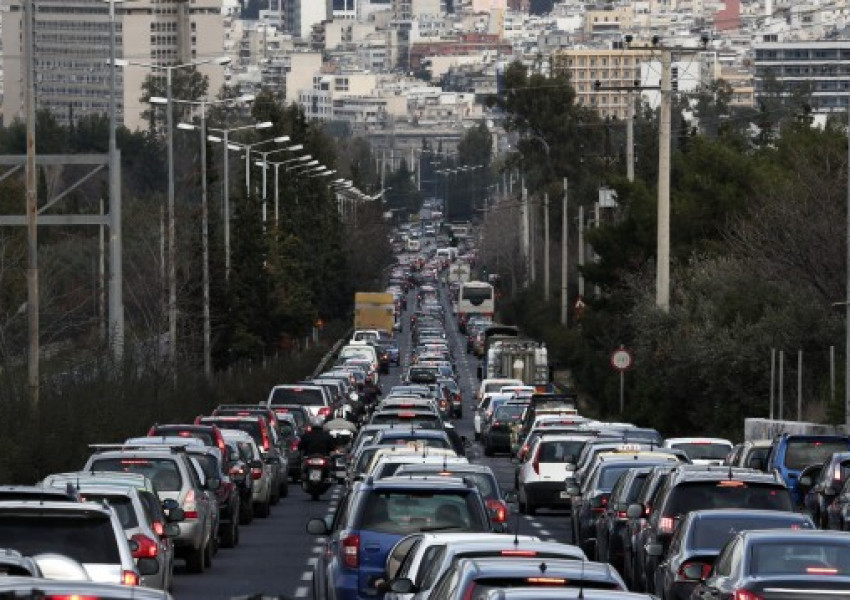 На път за Гърция: Солени глоби и следене с радари и хеликоптери  