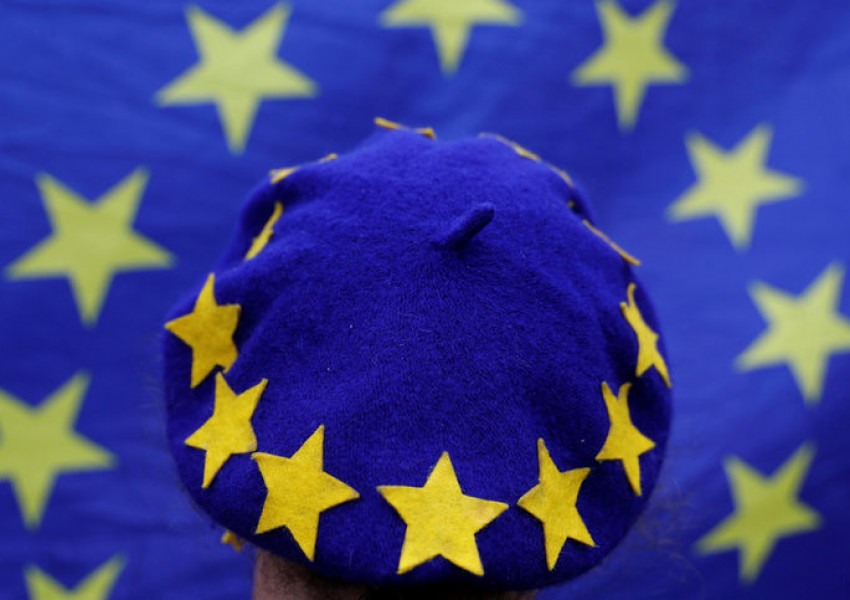 Тереза Мей спечели ключов вот в парламента