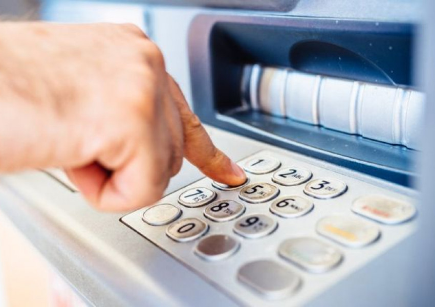 Падат таксите на банкоматите във Великобритания