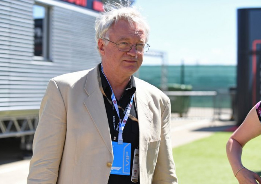 Дейвид Дейвис хвърли оставка след война с Мей