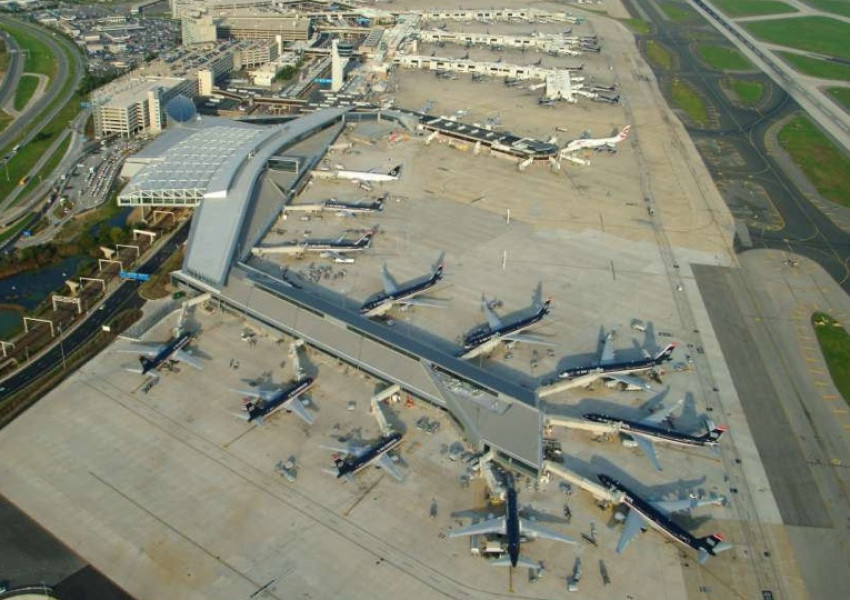 Пътници от два самолета, пристигащи от САЩ, хванали опасна зараза