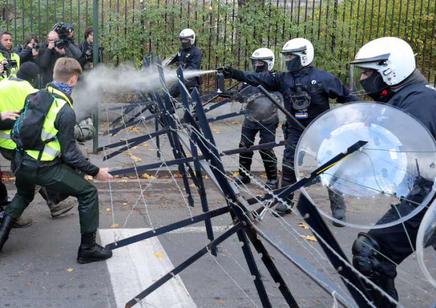 Ожесточени протести срещу цената на горивата и в Брюксел