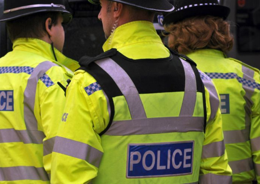 Трима заподозрени за тероризъм арестувани, единият е от Лондон