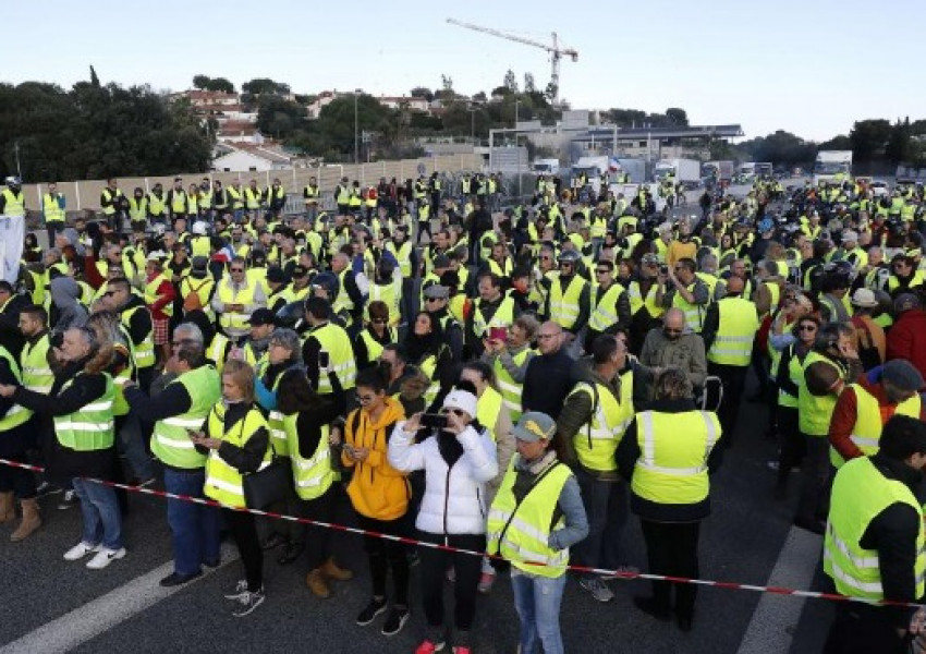 Поредна жертва на протестите във Франция