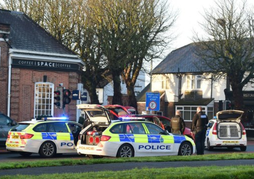 Кола се вряза в група хора пред клуб в Ливърпул (ВИДЕО 18 +)