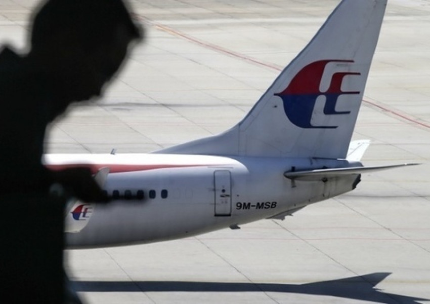 Британски медии: Пилотът на изчезналия малайзийски самолет го е разбил умишлено