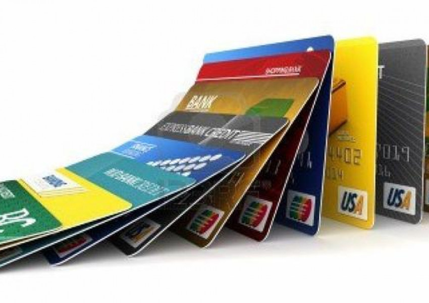 Източват ли банковите ни карти, докато са в джоба ни?
