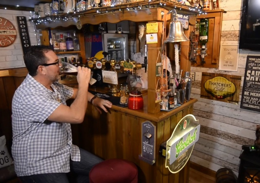 Британци си построиха бар в собствения двор...за да спестят от бира