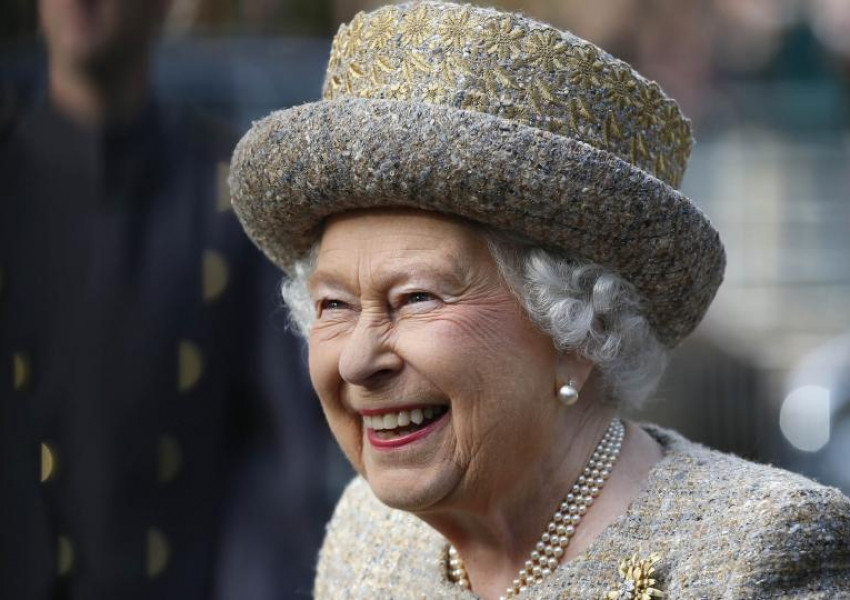 И Кралица Елизабет избяга от Лондон
