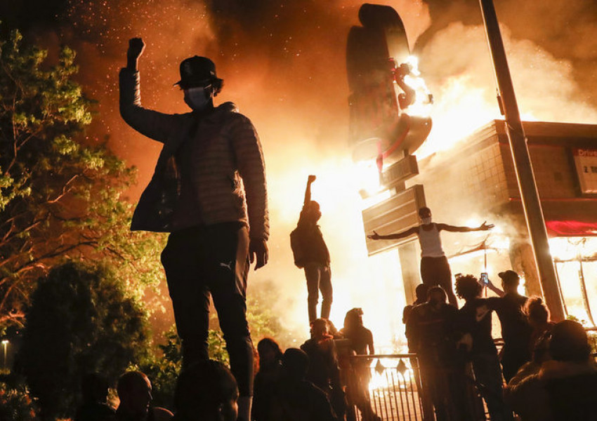 Протестите и сблъсъците в Съединените щати се разрастват и обхванаха още градове