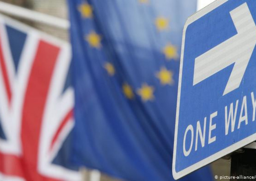 Над три милиона европейски граждани ще останат на Острова и след "Брекзит"