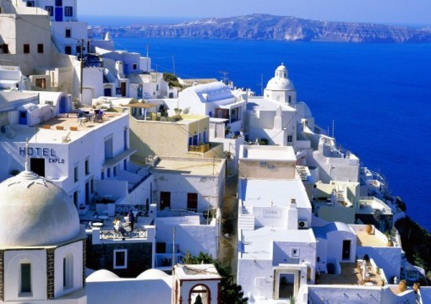 Важно, ако ще пътувате за Гърция: Електронният формуляр за влизане няма да работи до 14 юли