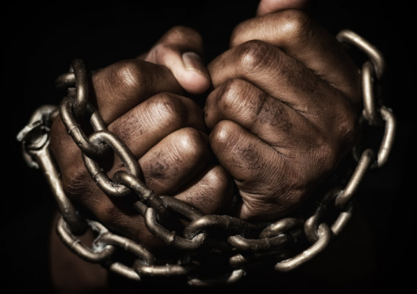 Задържаха българи в Лондон по обвинение за "Съвременно робство"