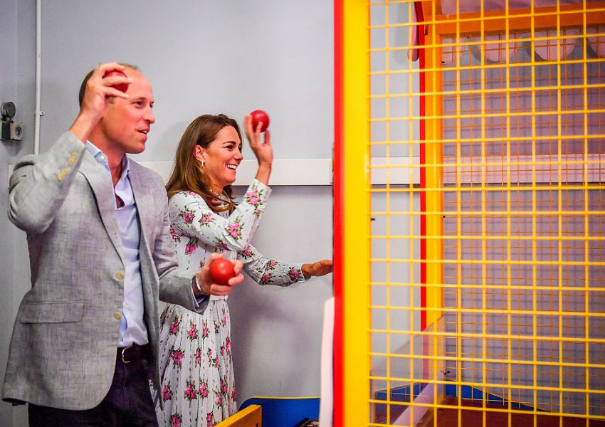 Симпатично:Принц Уилям и Кейт се забавляват от сърце като деца