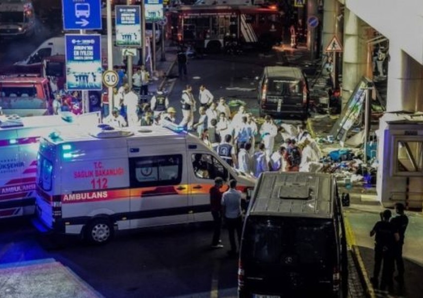 Сред загиналите при атентата в Истанбул има и чужденци (ОБНОВЕНА)
