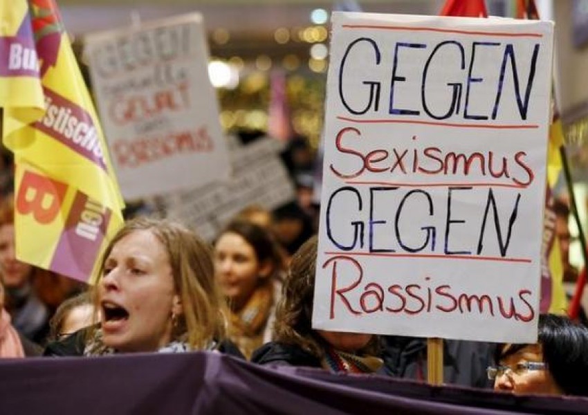 Имамът в Кьолн: Жените са си виновни за атаките, парфюмират се!