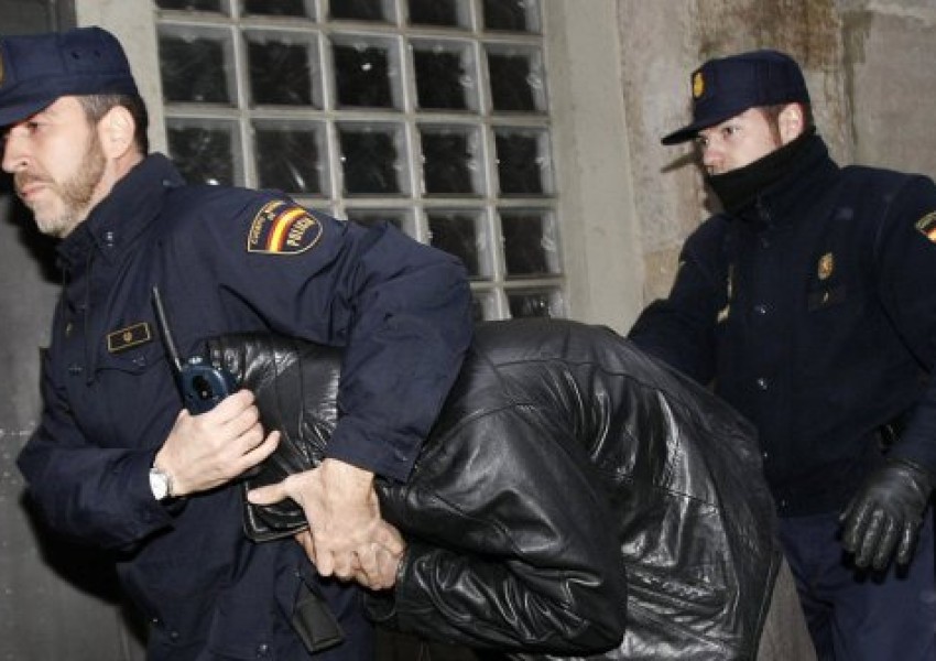 Арестуваха девет българи за зверско престъпление в Испания