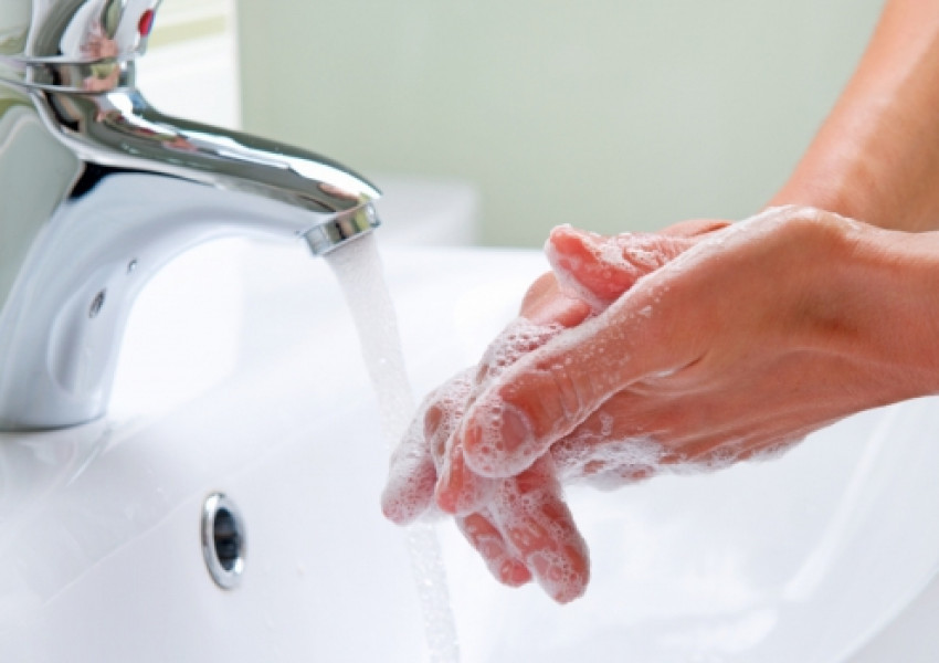 Как да мием ръцете си правилно през зимата