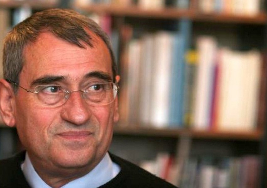 Издигат паметник на проф. Богдан Богданов в София