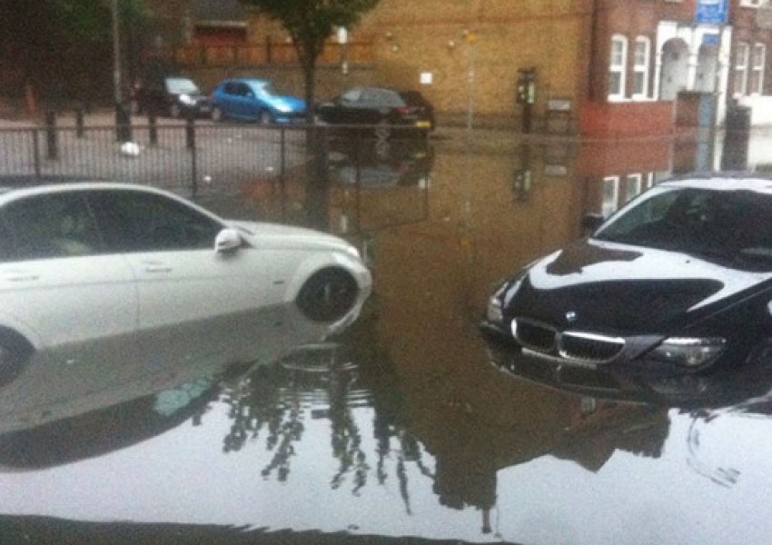 Силни гръмотевични бури докараха наводнения в Лондон навръх референдума (СНИМКИ)