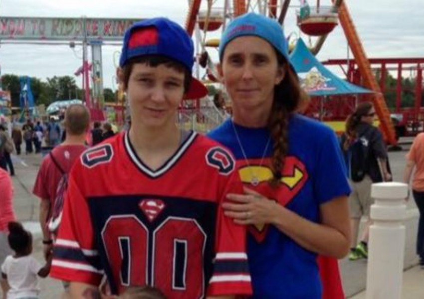 Жена сключи брак с дъщеря си, след като се разведе със сина си