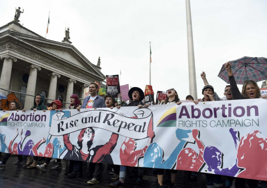 Британските клиники за аборти връщат жени