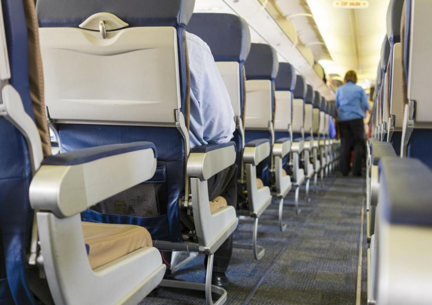 Защо жените не трябва да седят по средата в самолета?