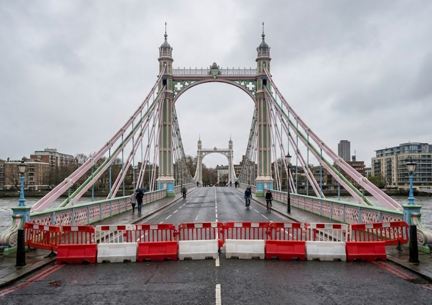 Ремонтни дейности: Емблематичният мост Албърт (Albert Bridge) в Лондон затваря за автомобили за година