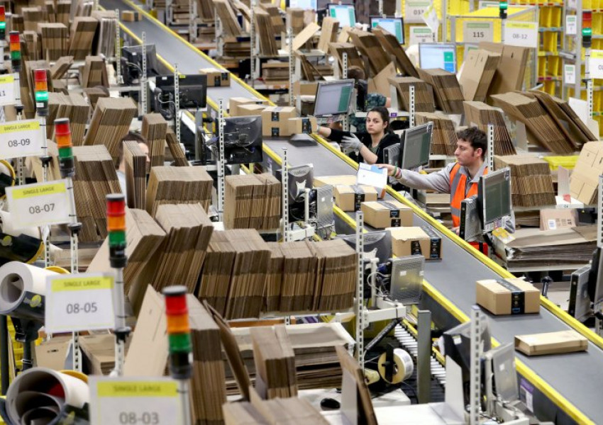 Вижте складовете на “Амазон“ отвътре (СНИМКИ)