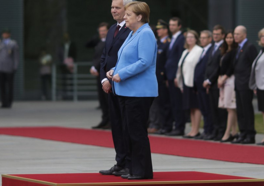 Германски медии искат Меркел да обясни състоянието си  