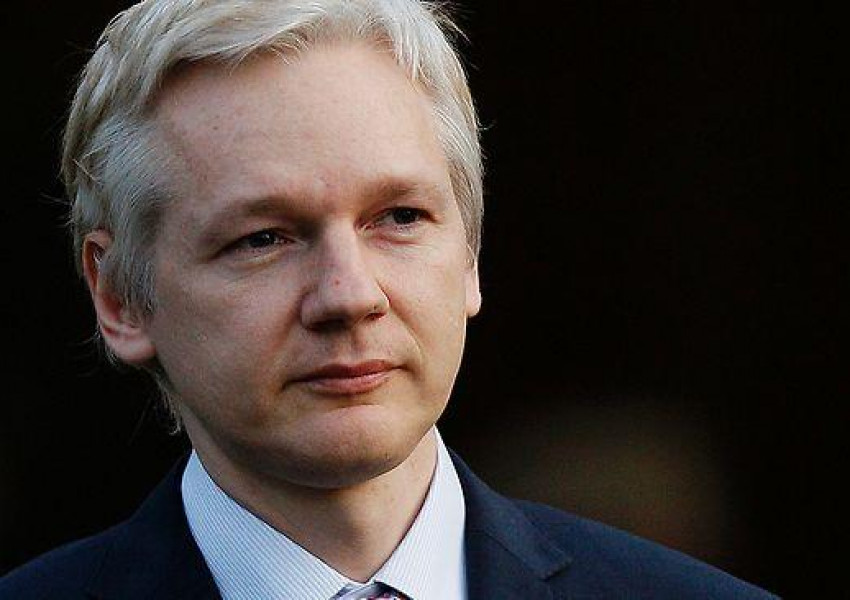 Британски министър: Асандж е жалък червей!