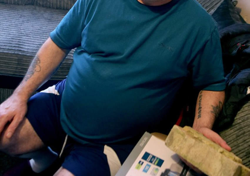 "Аргос" прати на клиент тухли вместо прахосмукачка 