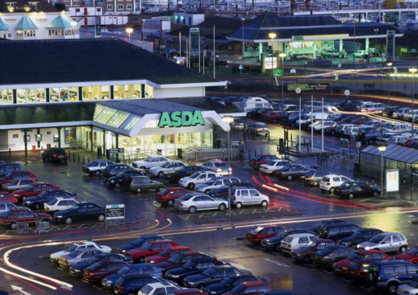 Мъж хванат да мастурбира на паркинг в Asda