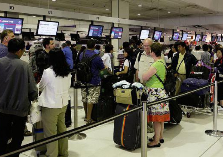 Австралийските летища със засилени проверки за неопределен период  