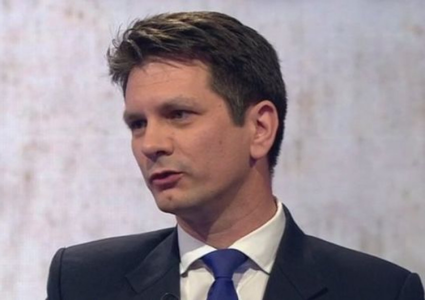 "Няма да платим и пени повече", обещава британски министър
