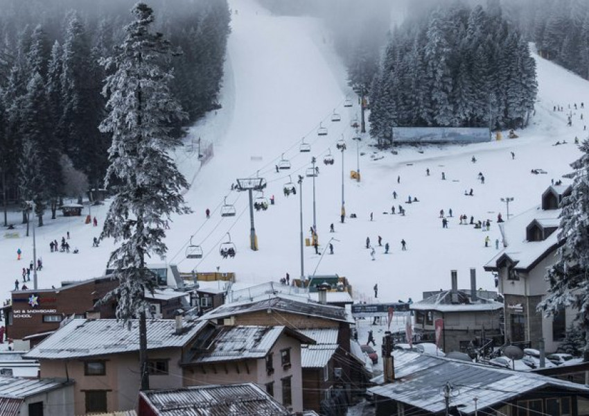 "Дейли Стар" за Банско:  Наркотици, оръжия, леки жени!