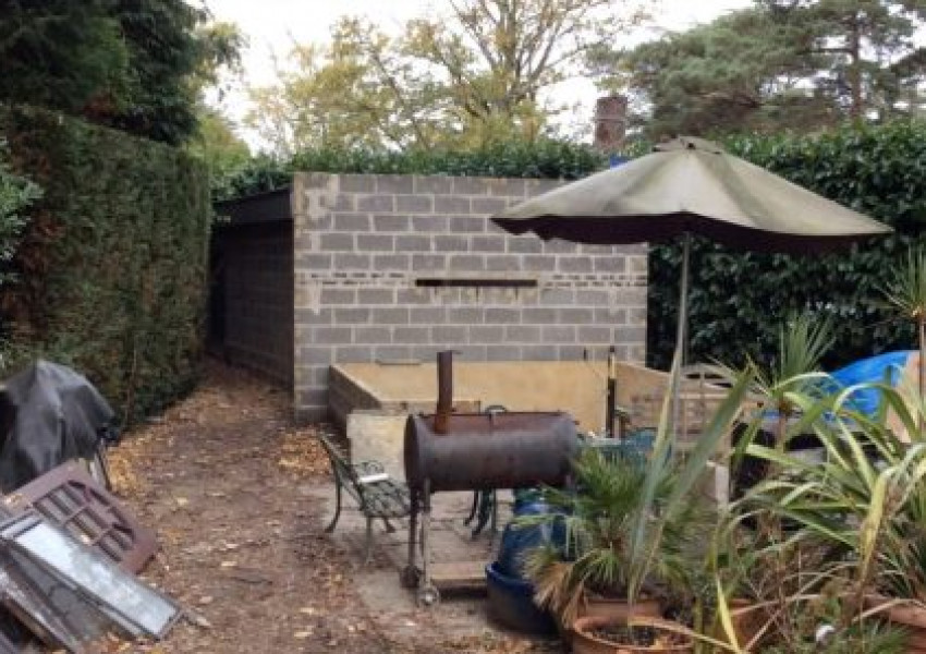 Потрес! Полски строителен работник държан в пленничество от богато британско семейство