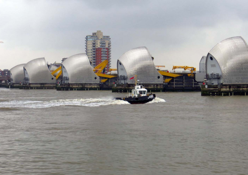 Инженерни чудеса: Как Бариерата на Темза предпазва Лондон от разрушителни наводнения