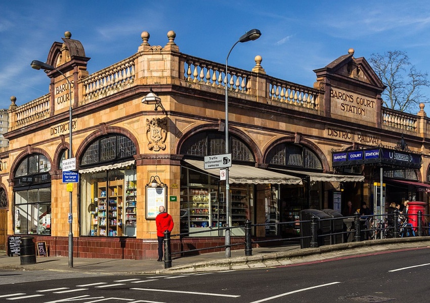 Barons Court*: Ключова метростанция в Западен Лондон затваря перони за ремонт