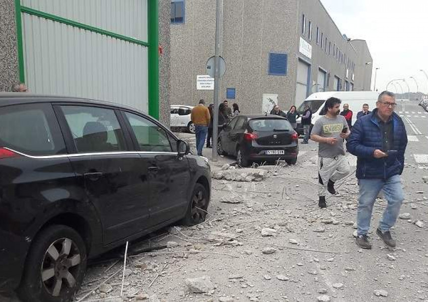 Eксплозия в завод в Барселона, има загинал