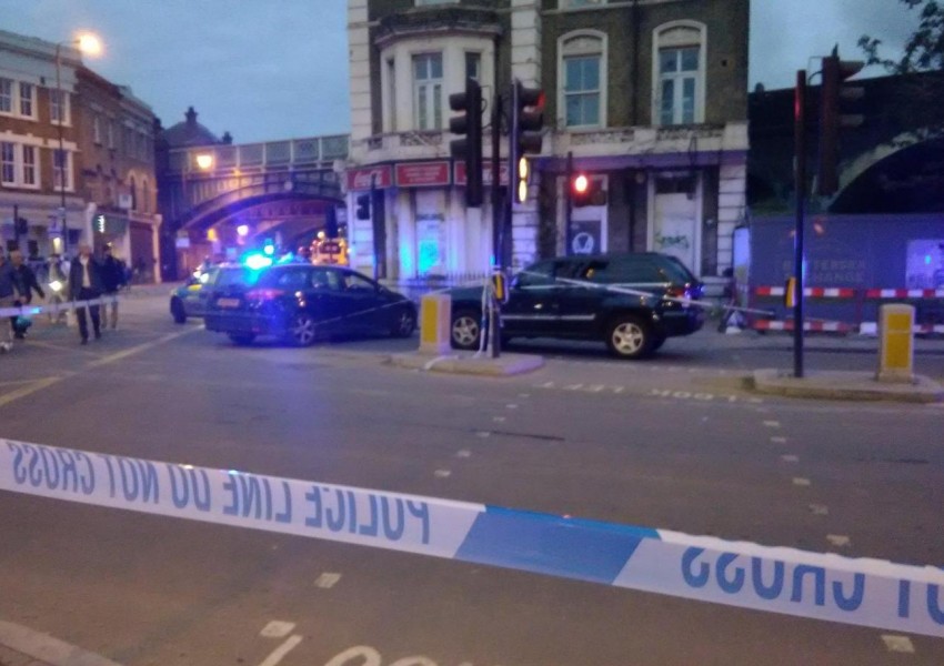 Арестуваха мъж за атака с нож над жена в Южен Лондон