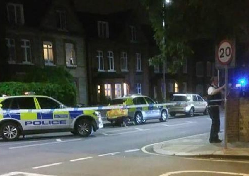 Млад мъж е в болница след престрелка в Югозападен Лондон