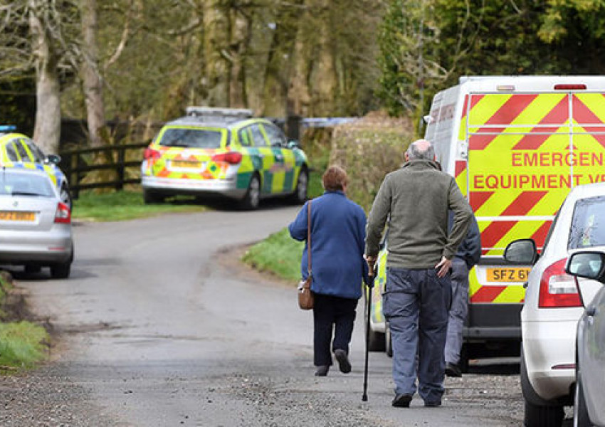 Извънредно! Самолет катастрофира в Белфаст!