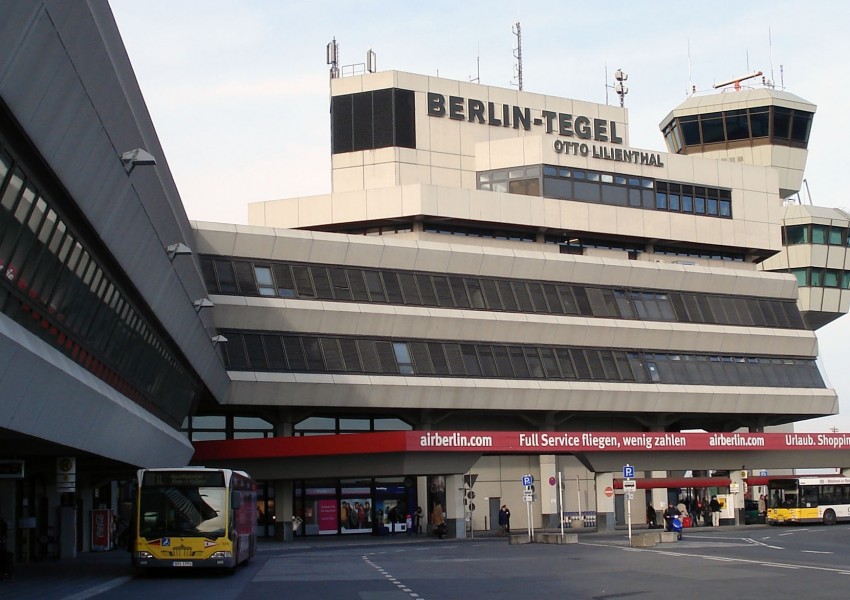 Арестуваха 25-годишен българин на летището в Берлин